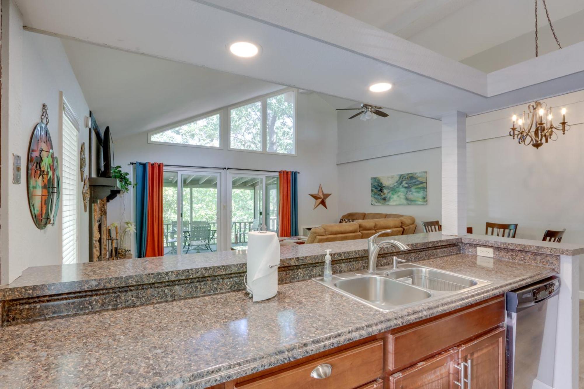 Hot Tub And Fire Pit Margaritaville Home! Osage Beach Buitenkant foto